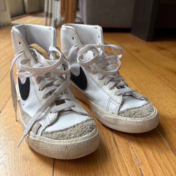 Nike Blazer Mid '77 Women's size 6 pre-owned - Picture 1 of 15